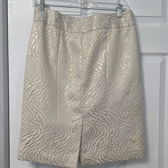 Ivory and metallic skirt from loft - Picture 3 of 3